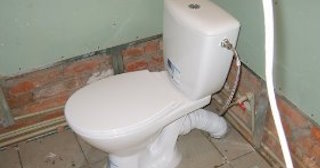 Установка приставного унитаза в Муроме - монтаж и подключение, СантехДомМум от 5128 рублей
