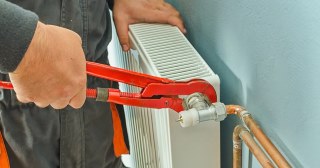 Установка радиаторов отопления в Муроме - цена, стоимость от 1026 руб., работа в доме и квартире